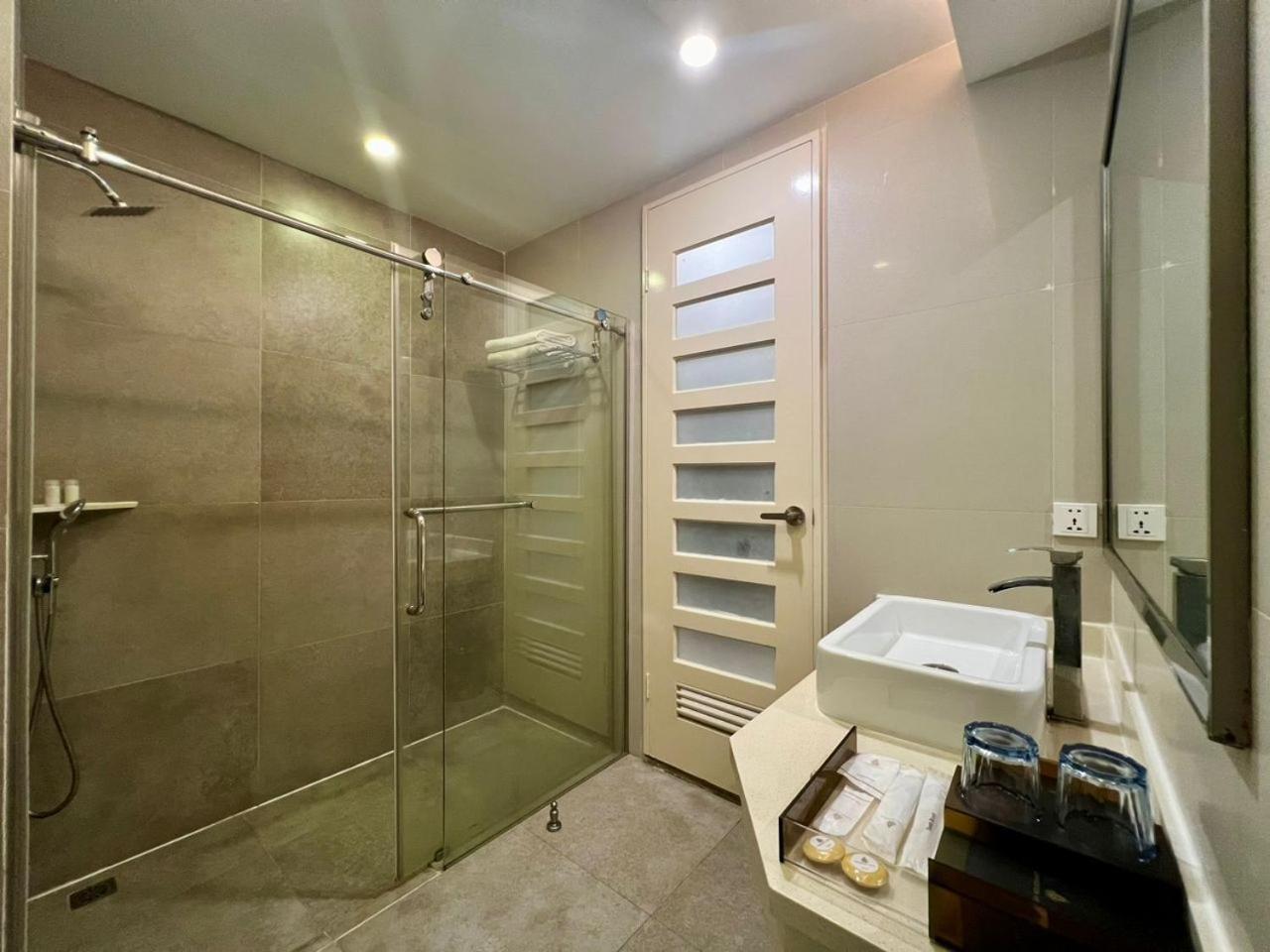 SDK Livingston Hotel מראה חיצוני תמונה